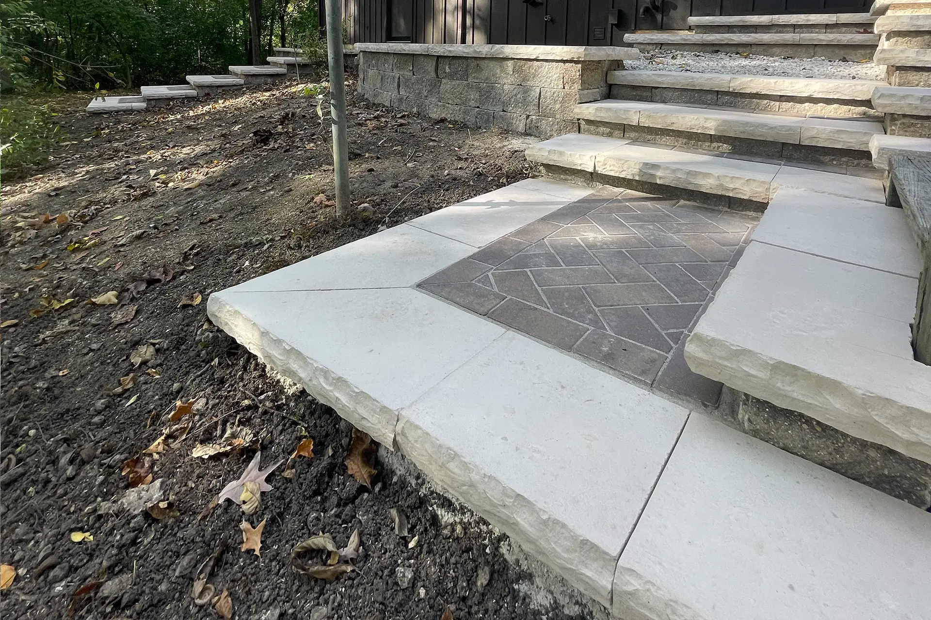 Brick-pavers-walkway-landscaping