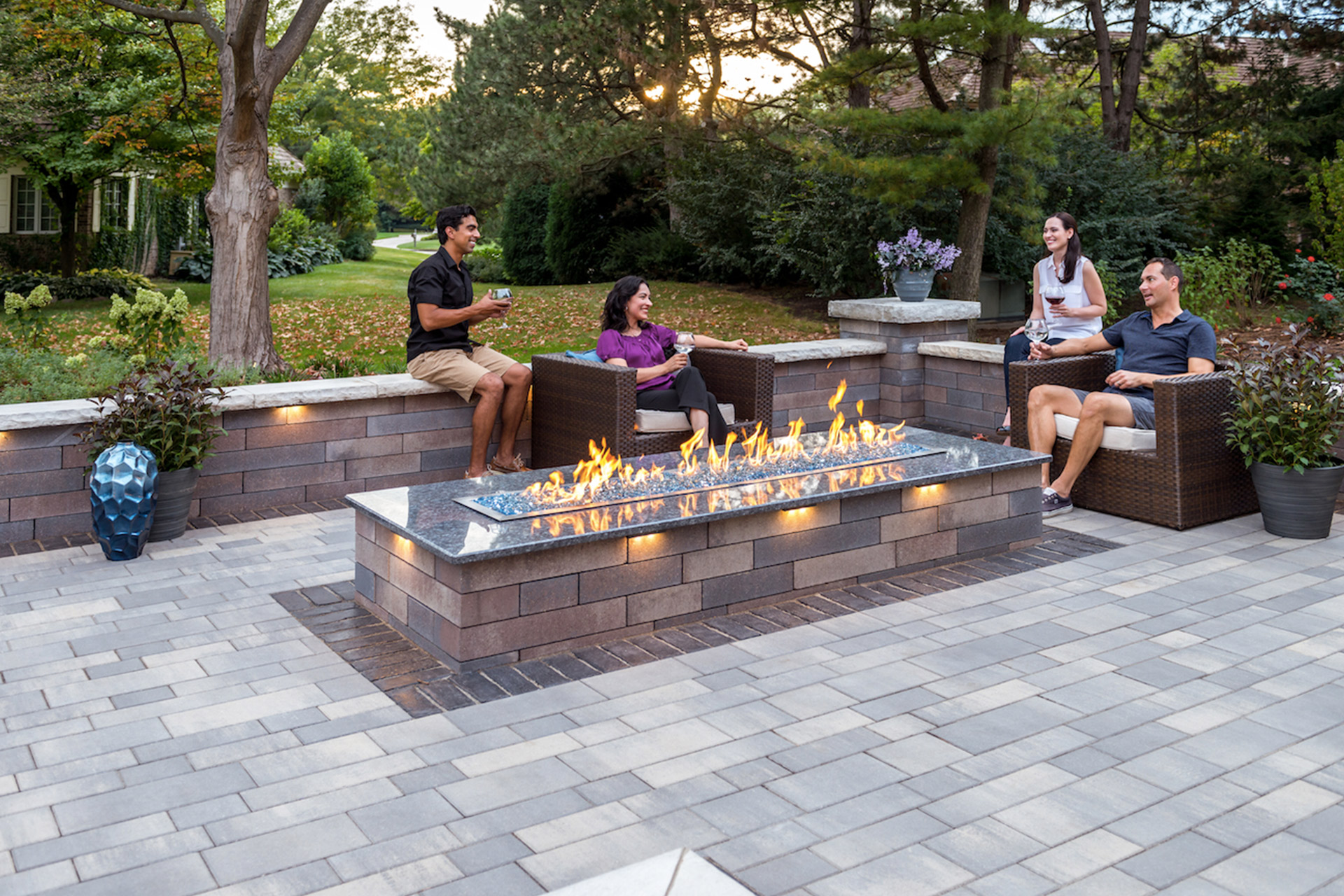 Unilock-seat-walls-landscaping