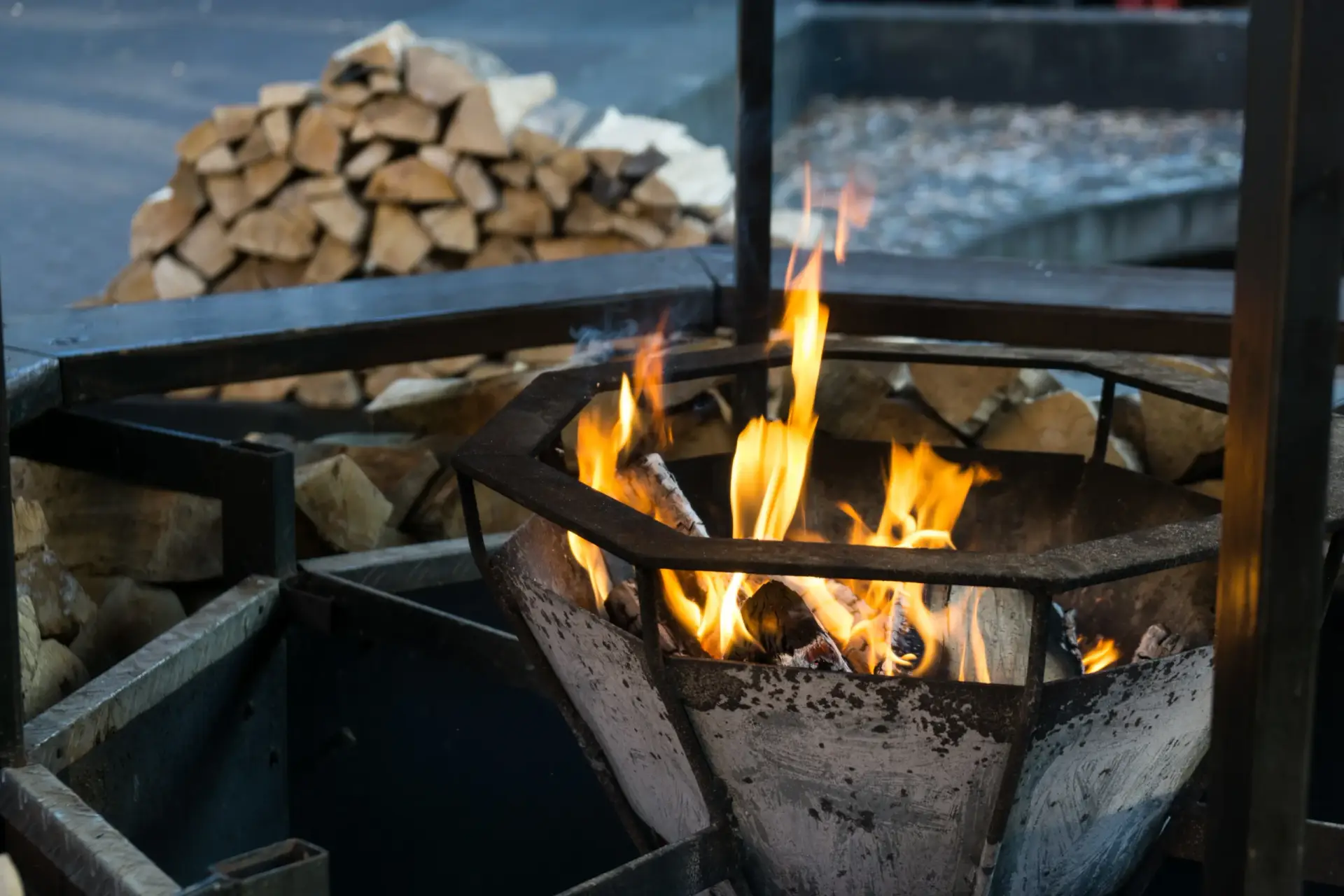 Fire-metal-bowl-landscaping